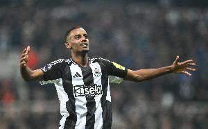 邮报：伊萨克归队大门依然敞开，一些纽卡队友自亚洲行后没见过他