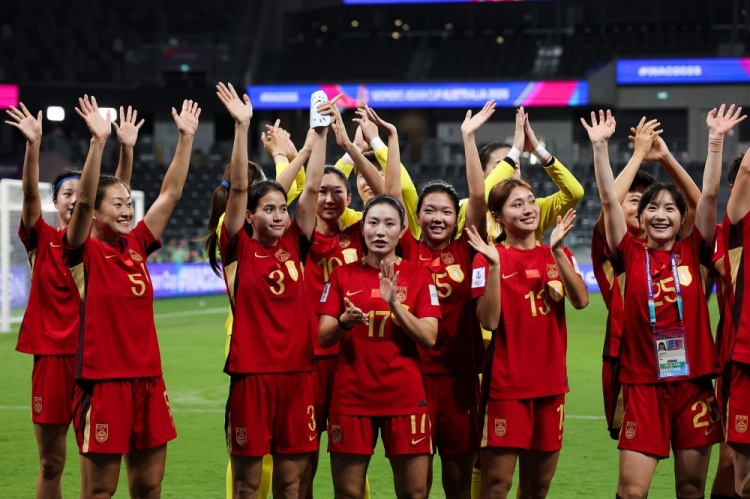 乐鱼官方网站-VAR的划线为啥这么歪，中国女足的进球真的不越位？