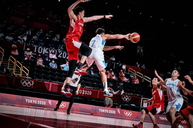 乐鱼APP下载-妖卫准三双 老钻石23+10！阿根廷压哨挺进八强